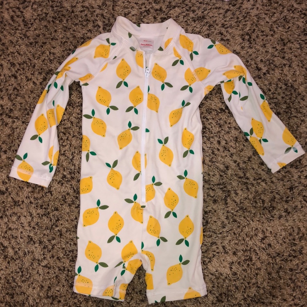 Hannah Anderson 3t swim outfit rash guard